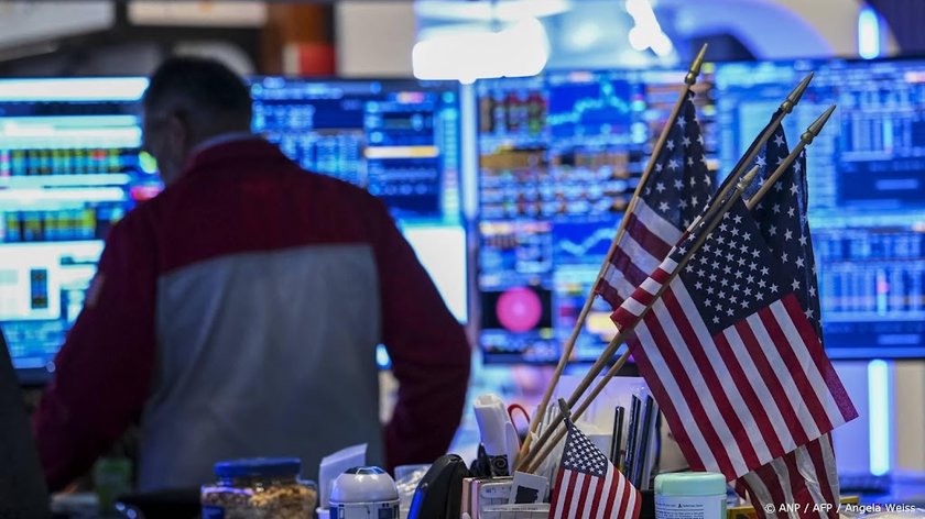 Wall Street verdeeld door techzorgen en lagere olieprijs