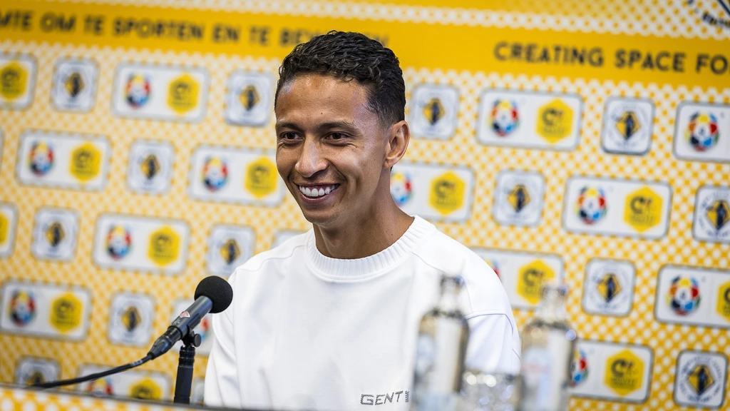 Mauro Júnior blijft bij PSV en is aanvoerder: 'Zeker geen introverte jongen'