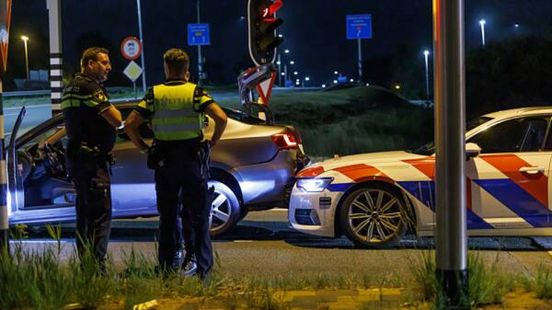Automobilist klemgereden door politie na achtervolging van tientallen kilometers