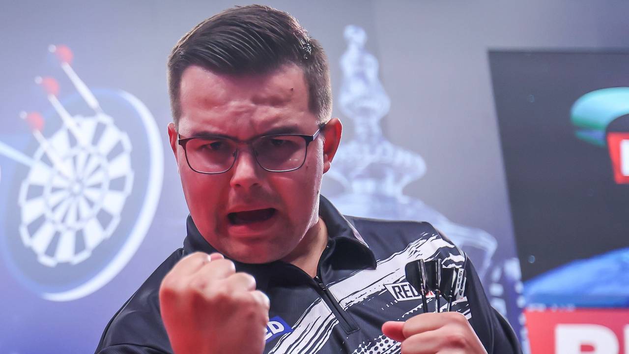 Van Veen vecht zich naar halve finale World Matchplay: 'Moet veel beter'