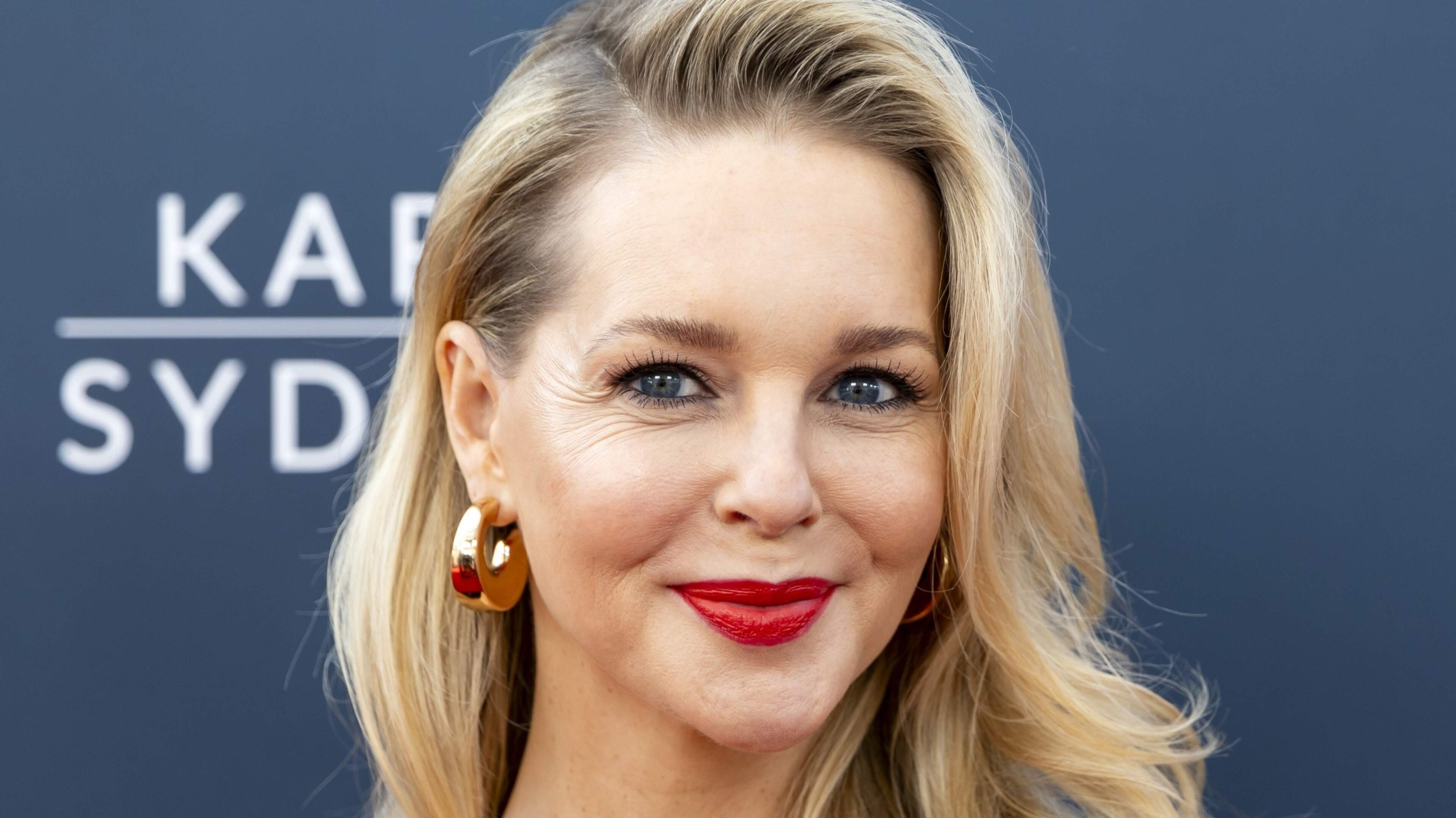 Chantal Janzen krijgt felle kritiek op The voice-outfit: ’Ontsla de stylist’