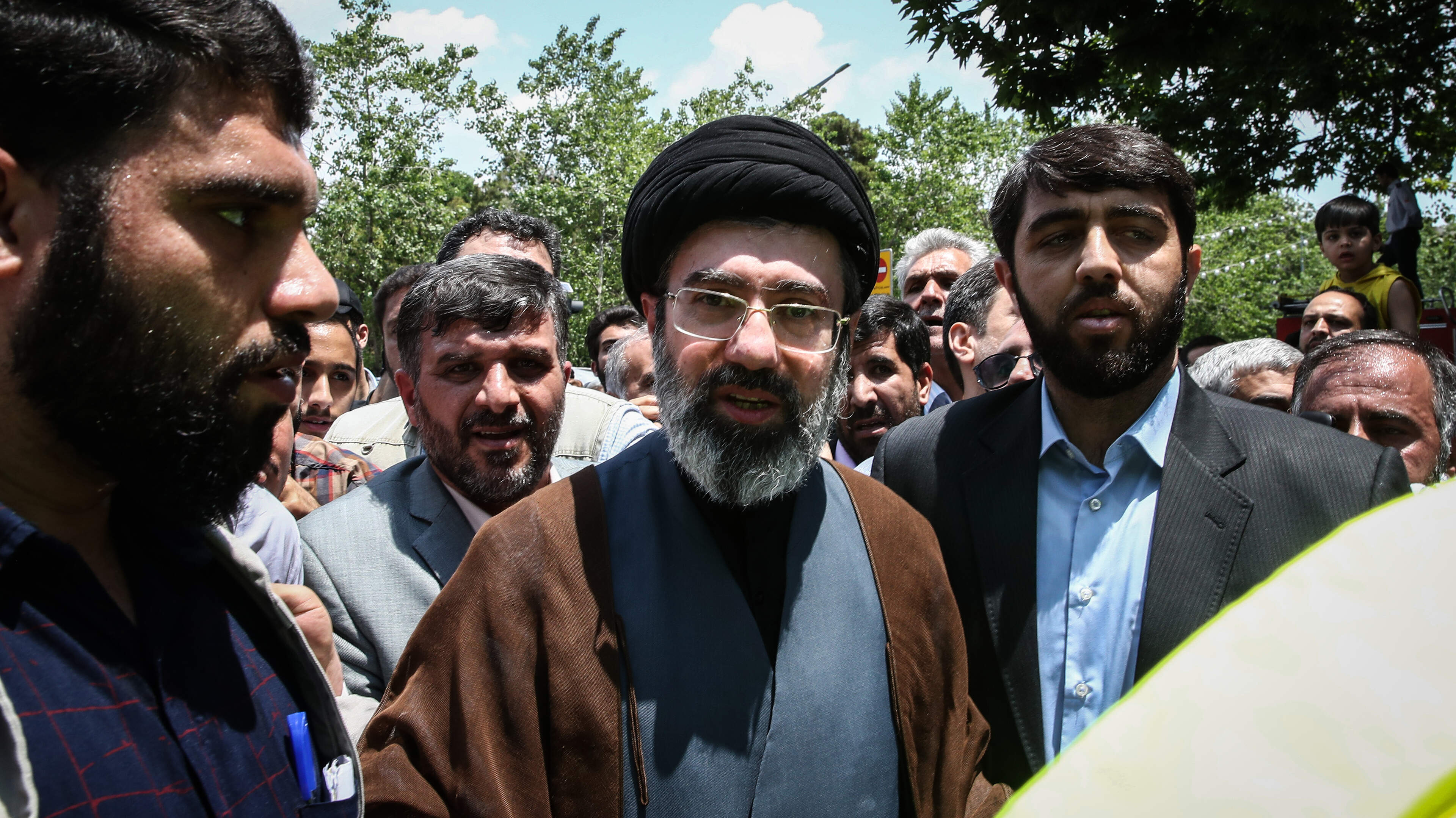 ’Hoogste Iraanse leider Mojtaba Khamenei in coma na Israëlische aanval’