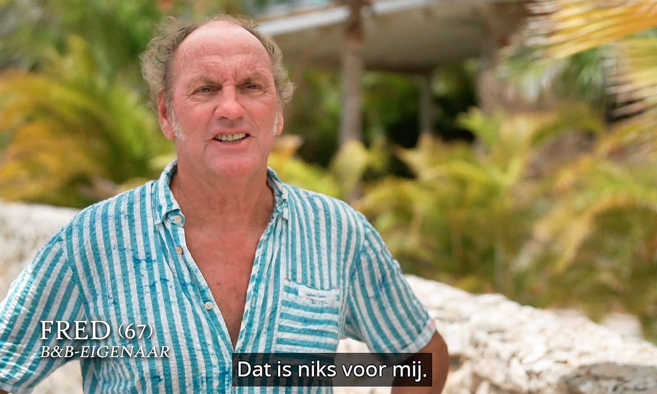 De vrouwen van Fred doen niet mee aan een datingshow maar spelen in een horrorfilm