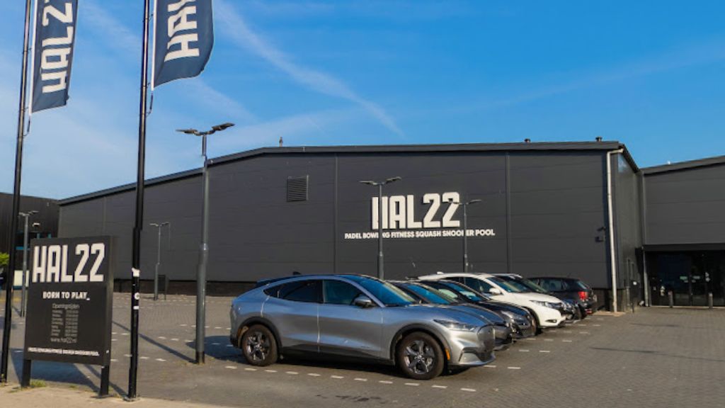 Deel sportcomplex Utrecht ingestort, onduidelijk of er mensen binnen waren