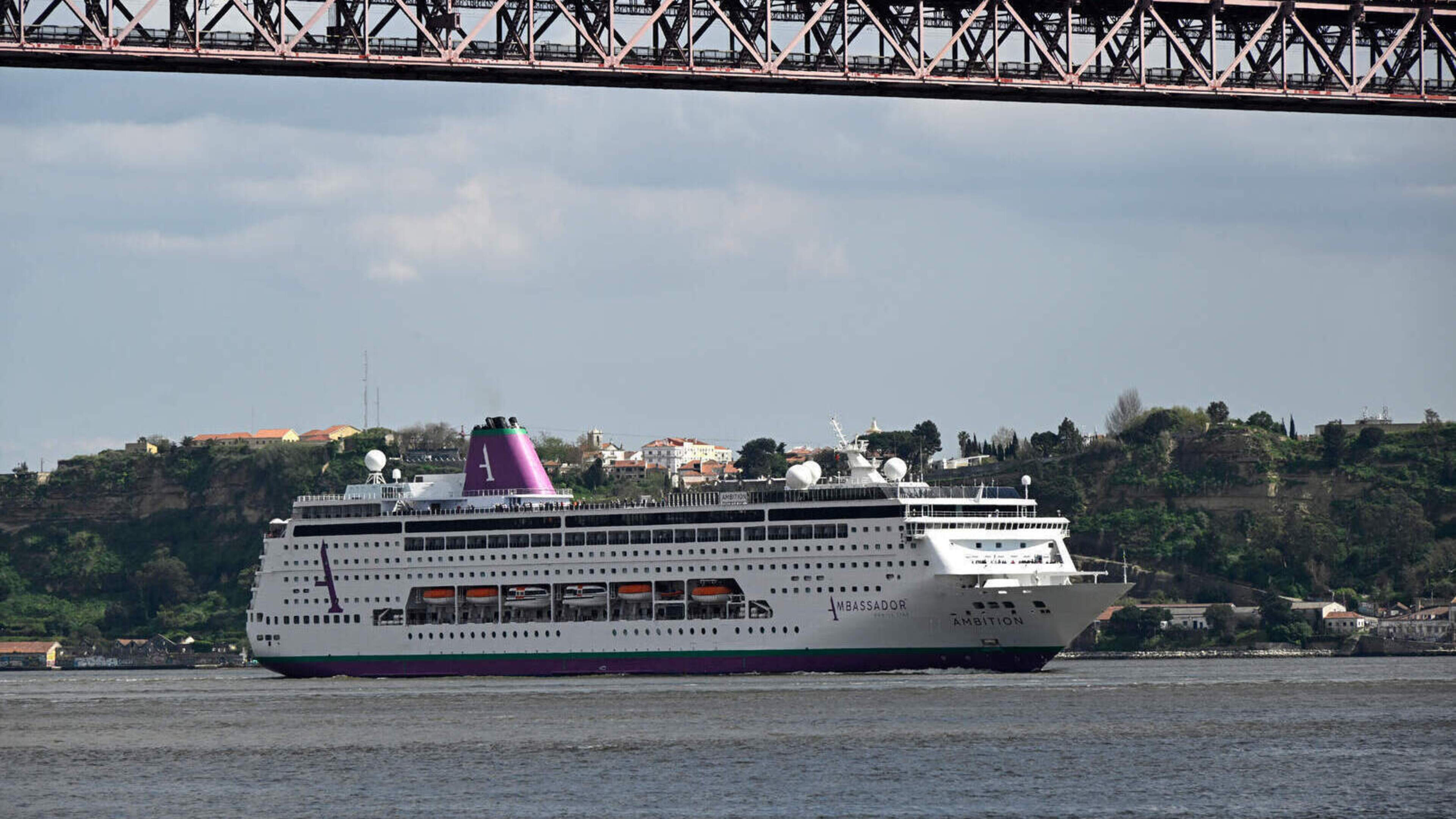 Meer dan 1700 mensen vast op cruiseschip door uitbraak norovirus, honderden in quarantaine