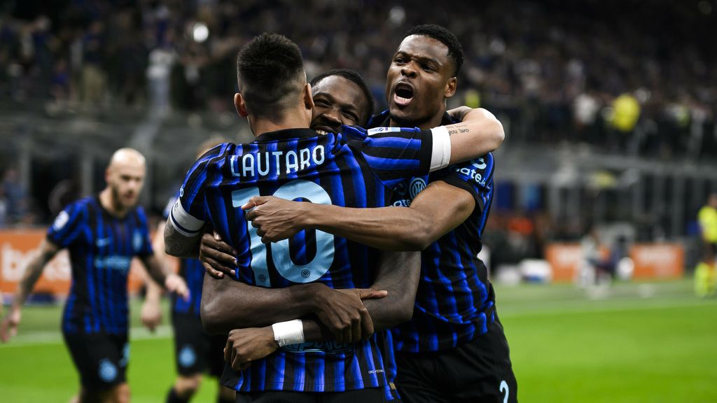 Klinkende zege Dumfries met Inter op Roma, Struijk schiet Leeds verder in FA Cup