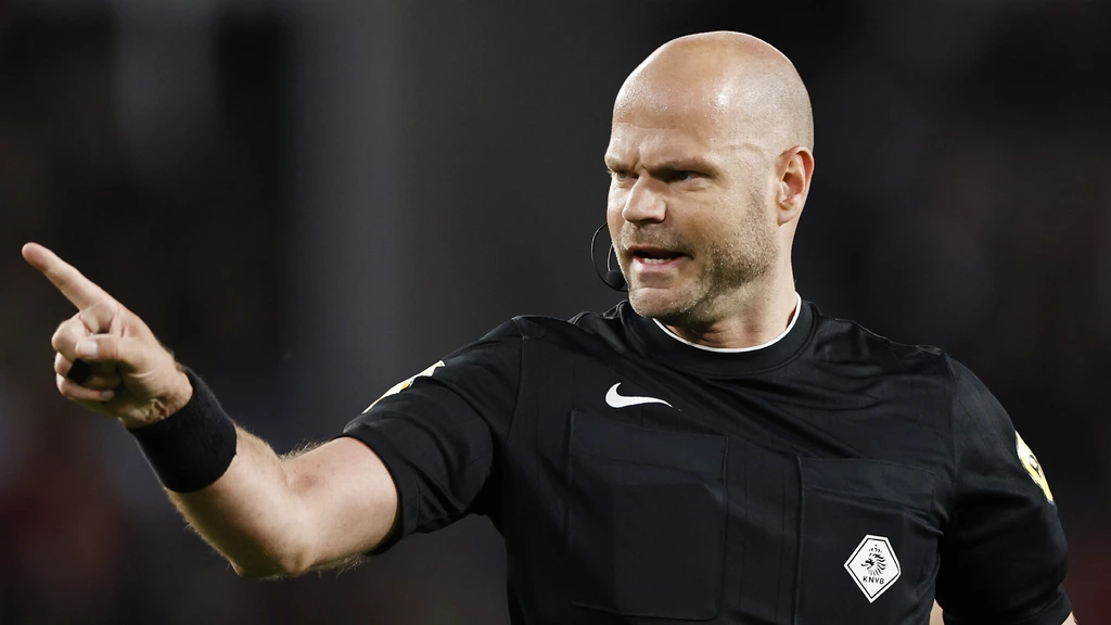 KNVB en Go Ahead ontkrachten geruchten over spreekkoren voor dood Dieperink