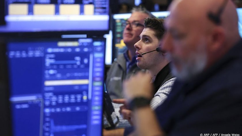Wall Street onderuit na rentebesluit Fed en stijging olieprijzen