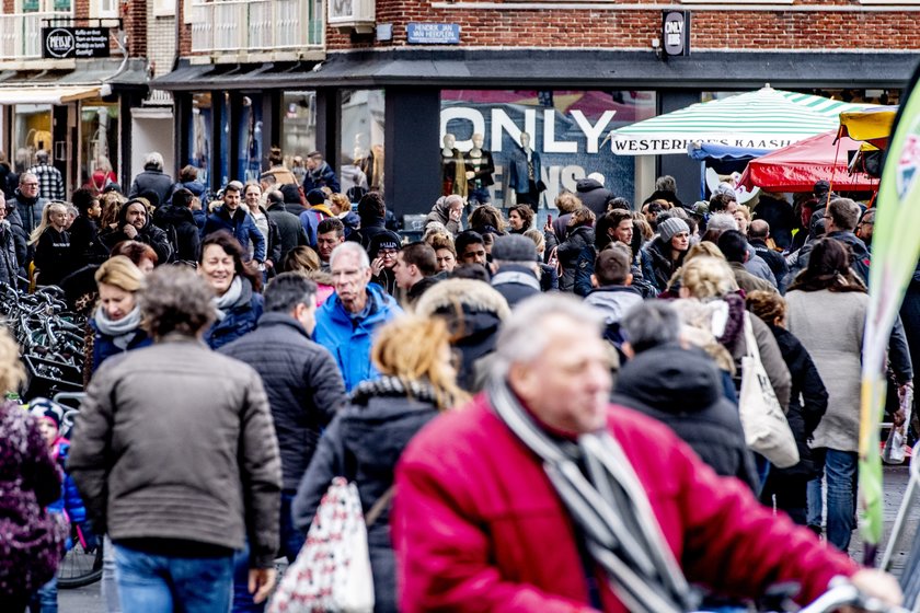 Enschede registreerde twee jaar lang ‘zomaar’ telefoons van passanten. Geen probleem, zegt Raad van State