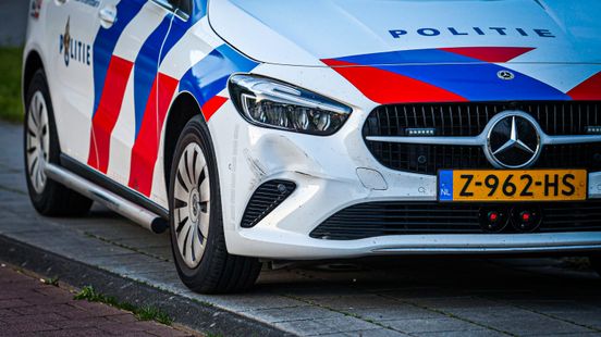 Fietser komt in Drachten in botsing met politieauto