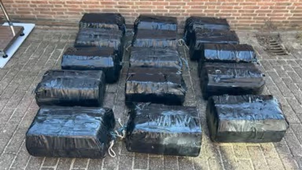 Vijf mannen op heterdaad betrapt bij droppen van drugs in Noordzee