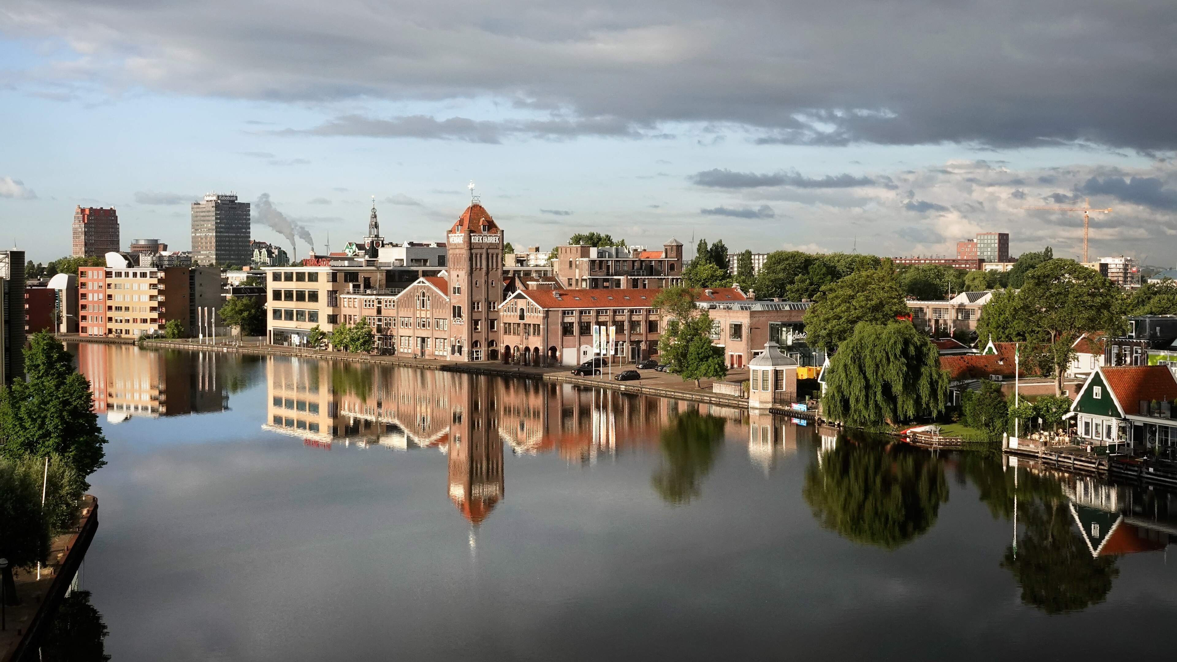 Zaanstad wil woning van 84-jarige sluiten na vondst harddrugs en ruim een miljoen euro, maar rechter grijpt in
