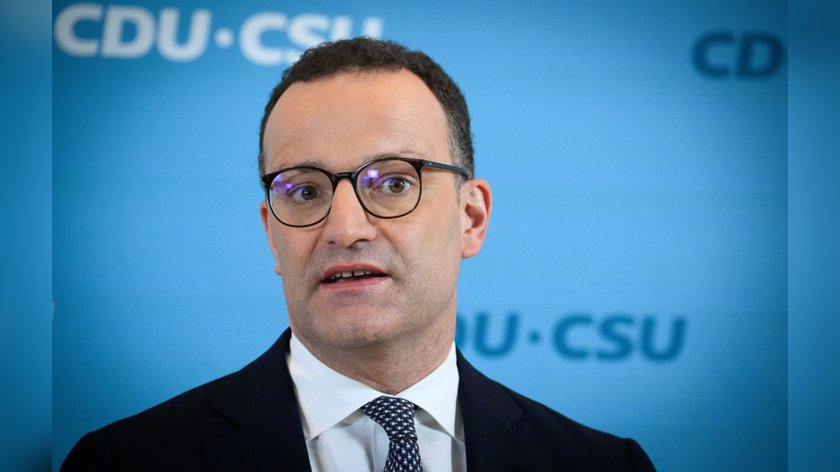 CDU-fractieleider Jens Spahn treedt af vanwege draagmoederaffaire