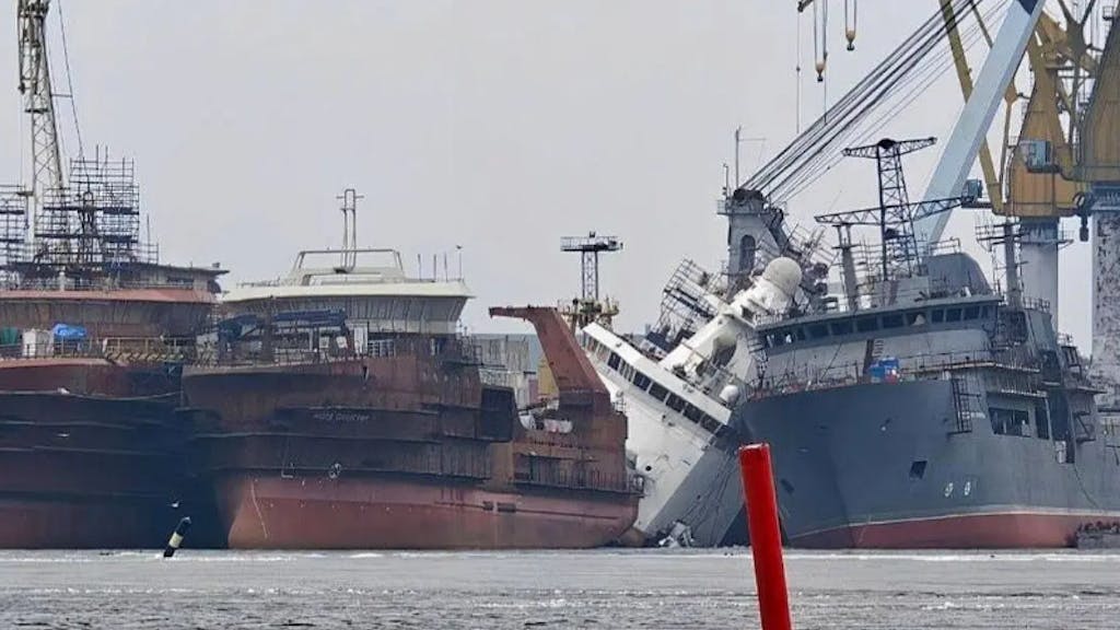 IJsbreker Russische Baltische vloot kapseist na Oekraiense drone-aanval