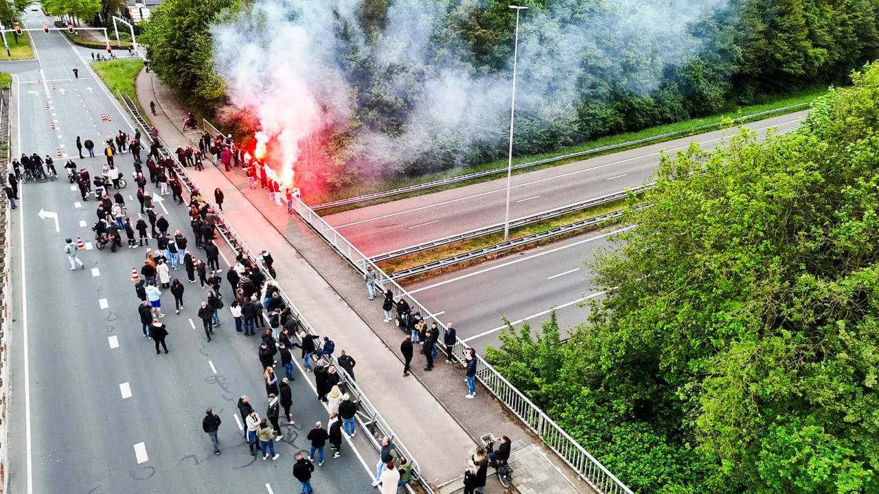 Demonstranten lopen A59 op bij protest tegen azc in Den Bosch
