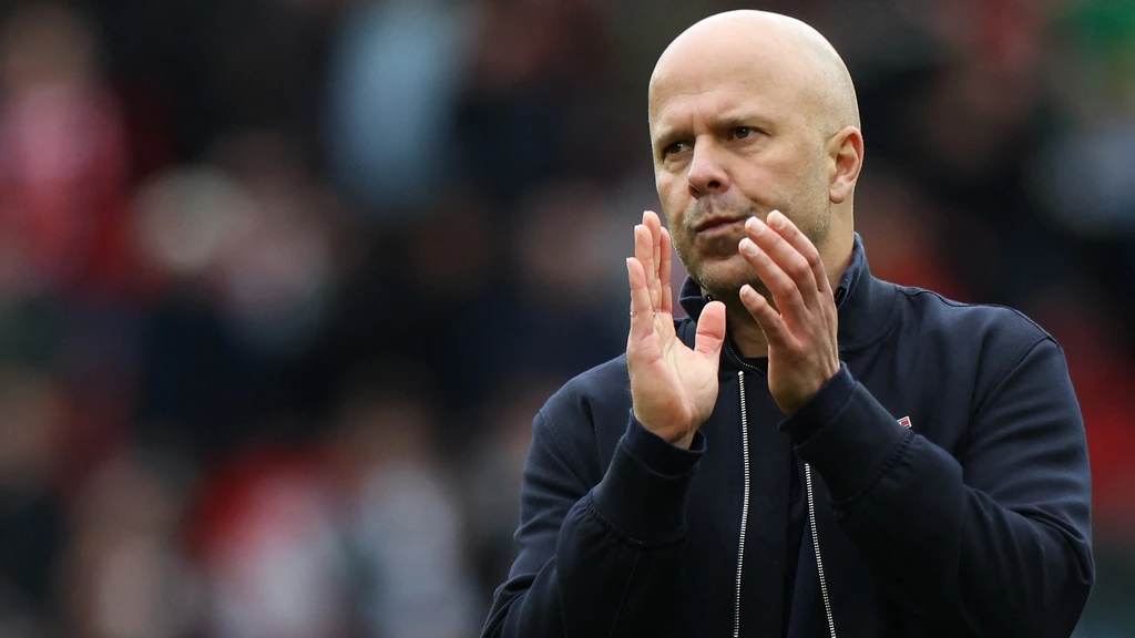 Slot verwacht ook volgend seizoen Liverpool-trainer te zijn: 'Alle reden om dat te geloven'
