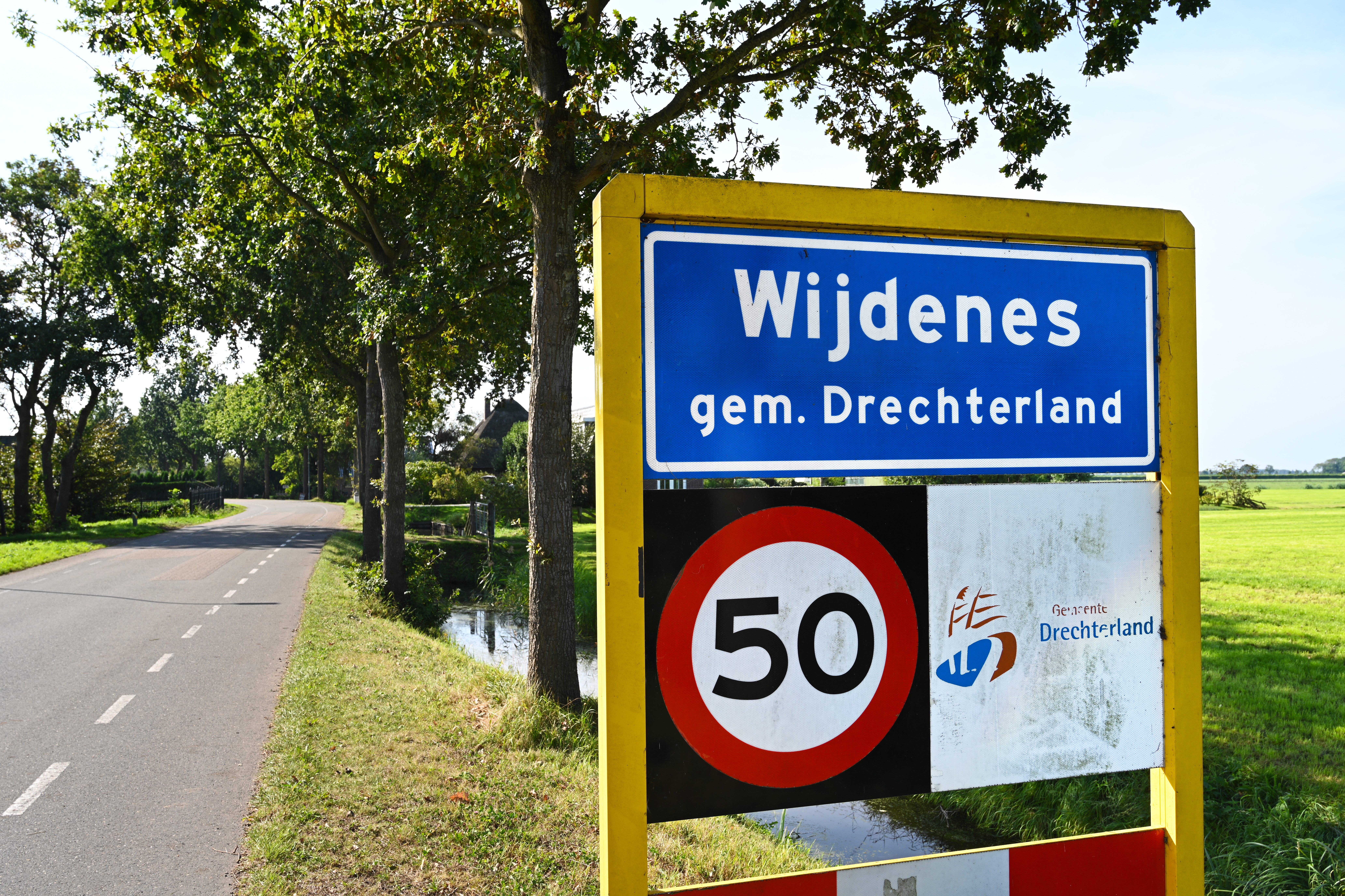 Politie onderzoekt racistische leuzen bij brand Wijdenes: ‘Het zijn Turkse mensen die daar werken, heel aardig’