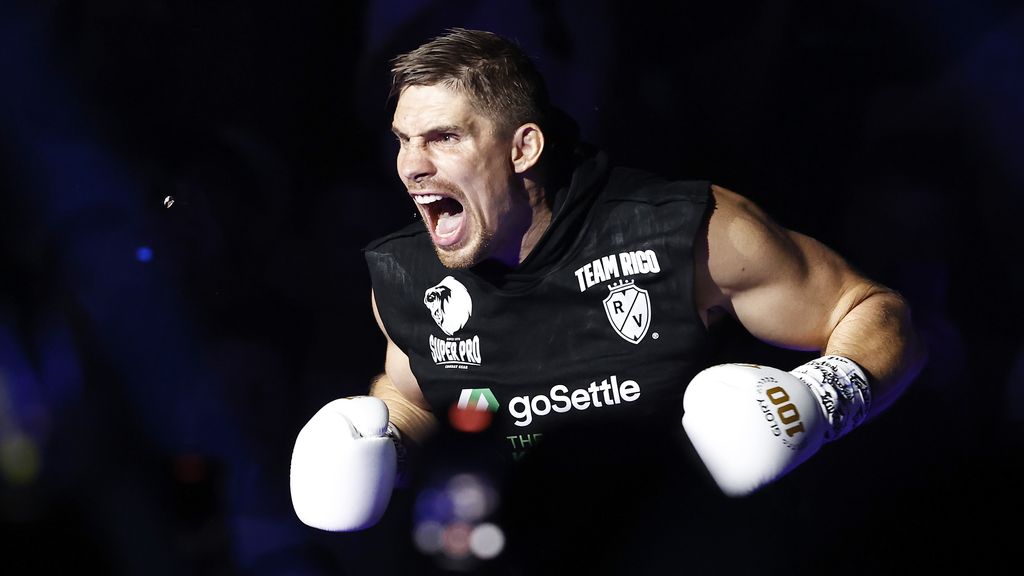 Verhoeven kan als bokser in voetsporen Ali en Tyson treden: 'Dit is zo groot'