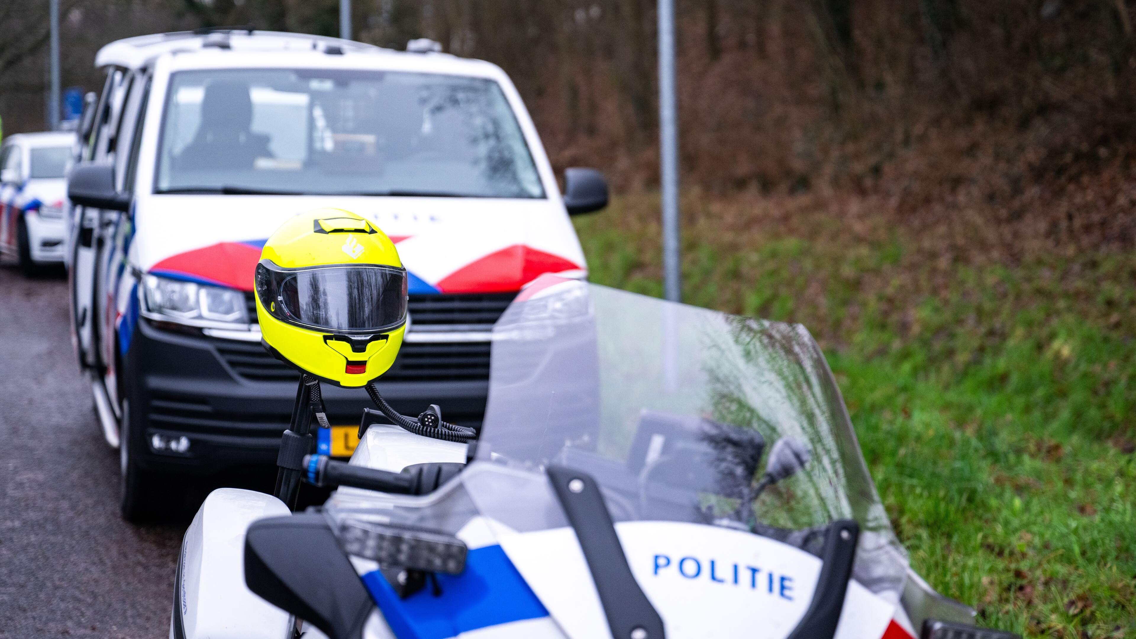 Hulpdiensten gaan af op melding van stankoverlast in Uitgeest: overleden man en hennepplanten aangetroffen