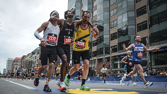 Two runners help collapsed competitor finish Boston Marathon