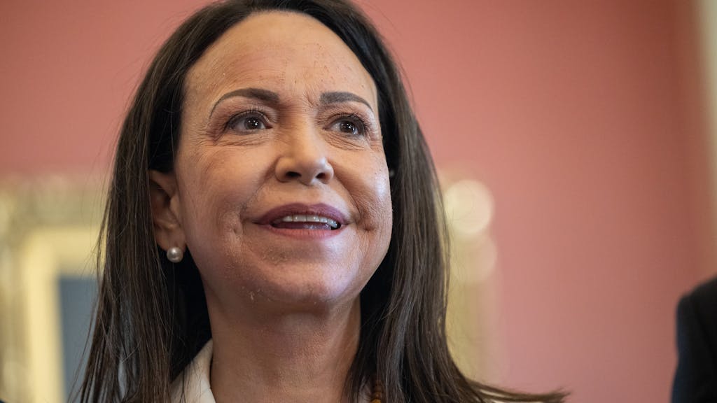 Venezolaanse oppositieleider Machado ‘rekent’ op Trump, biedt president haar Nobelprijs aan