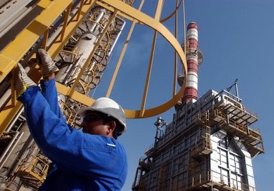 Opec+ verhoogt olieproductie in juni, eerste besluit na vertrek Verenigde Arabische Emiraten
