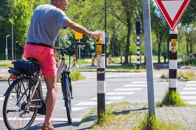 Sneller groen licht voor fietsers: nieuwe app zorgt dat je tientallen seconden minder hoeft te wachten