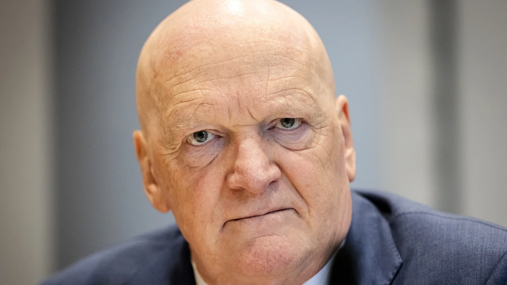 Ongehoord Nederland moet oud-hoofdredacteur een ton betalen, ontslag blijft staan