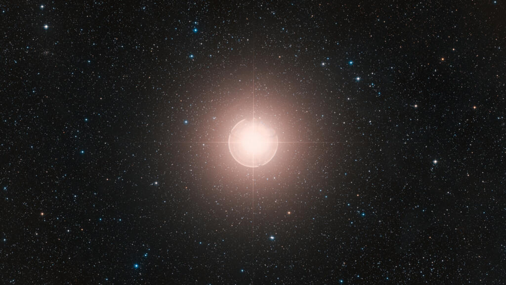 Astronomers find clear evidence that Betelgeuse star 'is not single'