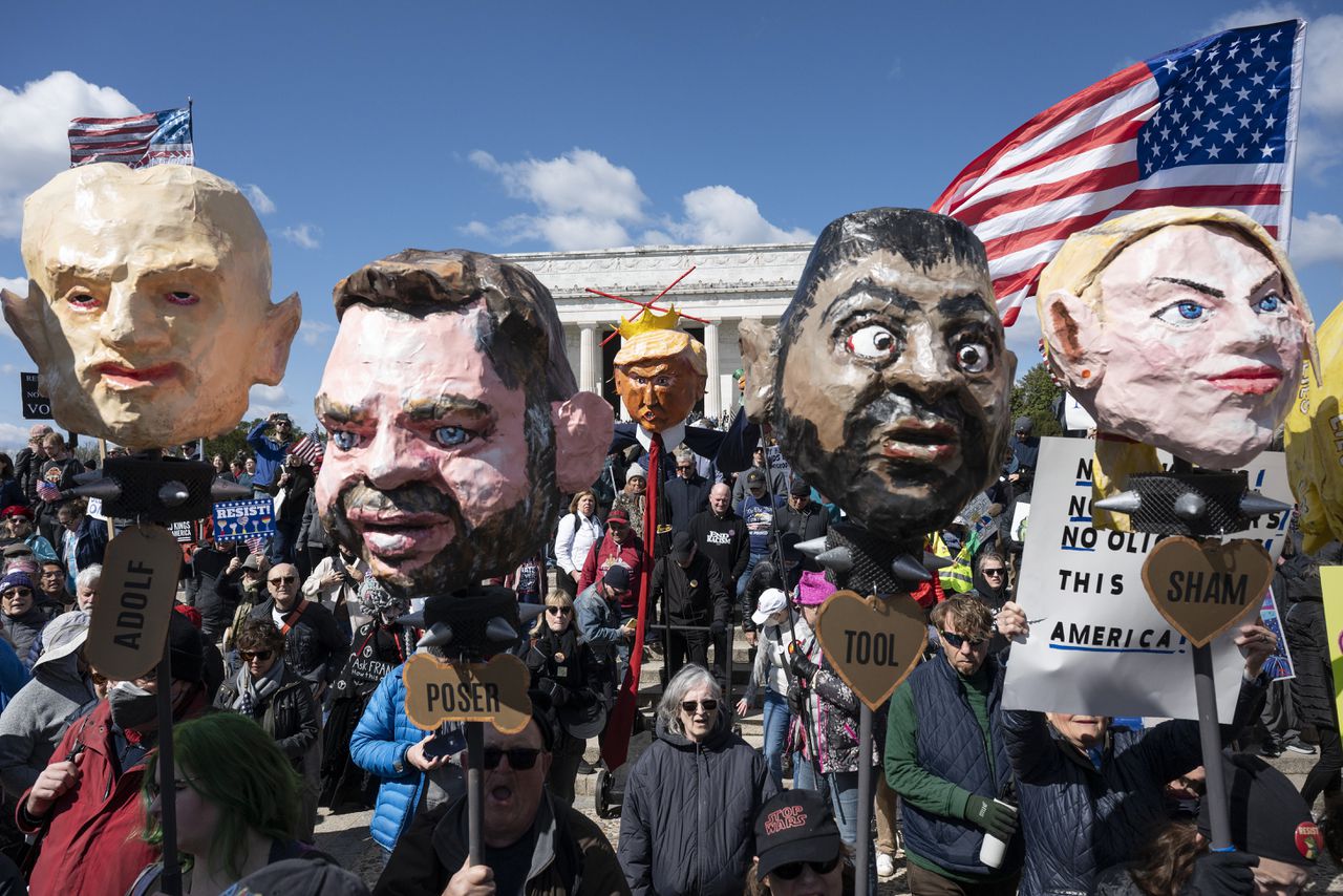 Ook in het dieprode Texas klinkt tijdens ‘No Kings’-protest verzet tegen Trump. ‘Ik neem voor het eerst van mijn leven deel aan een demonstratie’