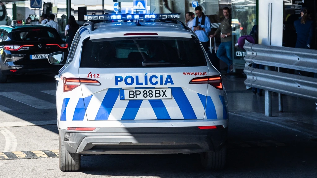 Moeder en partner aangehouden voor in Portugal achterlaten jonge kinderen