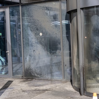 OM eist 12 maanden jeugddetentie tegen 17-jarige voor explosie bij Atriumgebouw op Zuidas