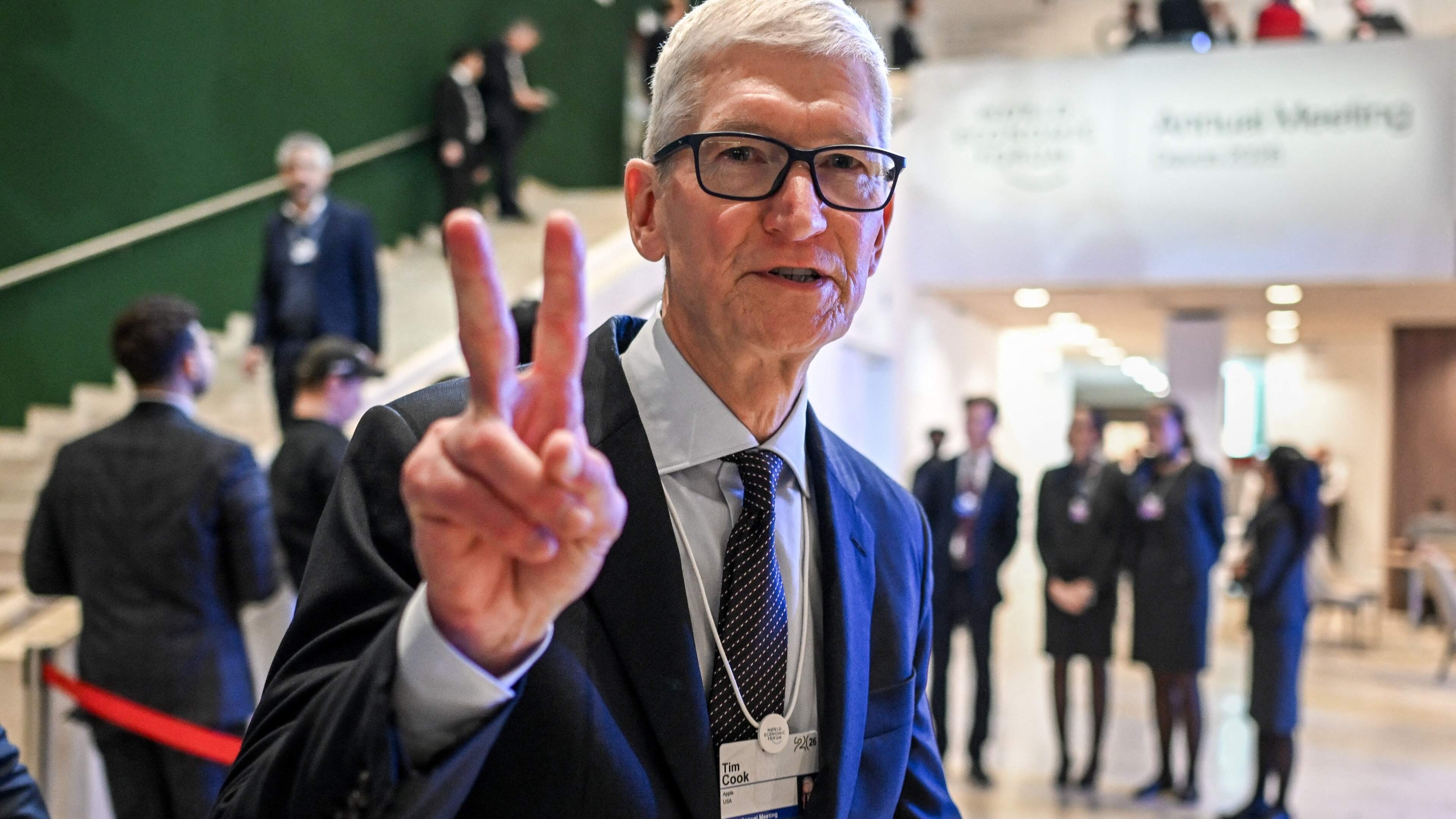 Apple krijgt op beurs weer glans terug: vertrekkend topman Tim Cook spoelt AI-pessimisme weg