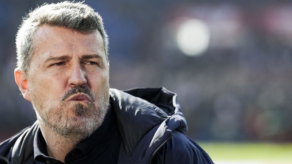 Sleutelduel tegen Twente voor Ajax en García, die nog niet over zijn positie wil praten