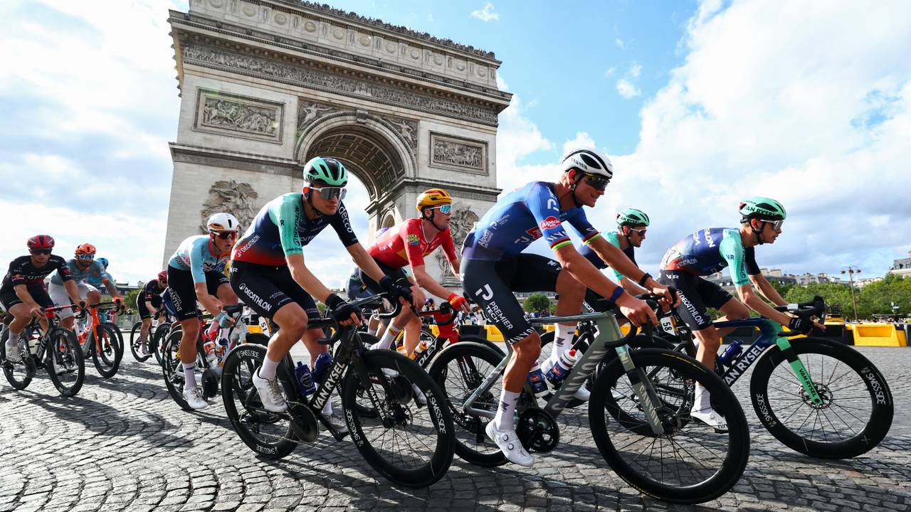 Mathieu van der Poel dacht al jaar aan winnen in Tour op de Champs-Élysées