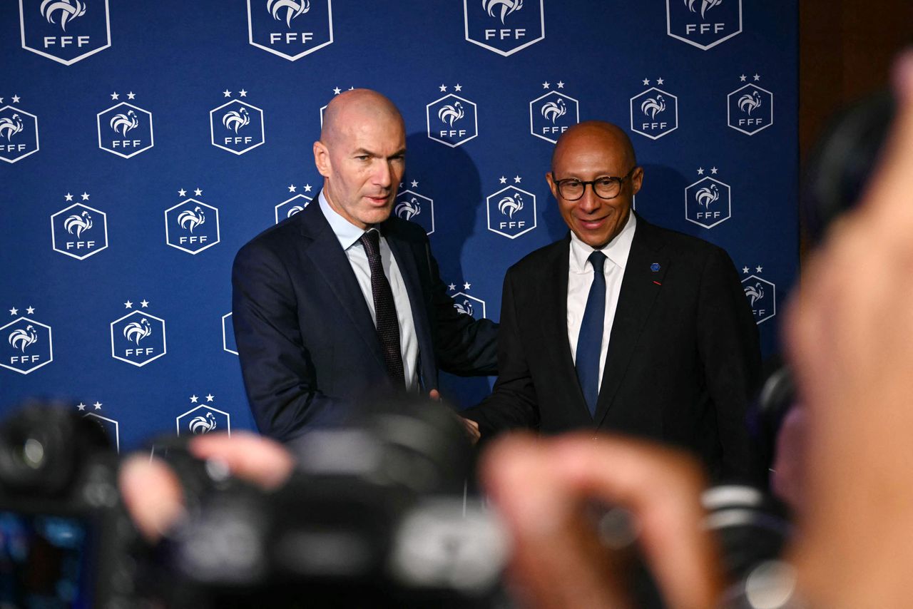 Zidane de nieuwe Franse bondscoach, Oranje is nog altijd zonder kapitein
