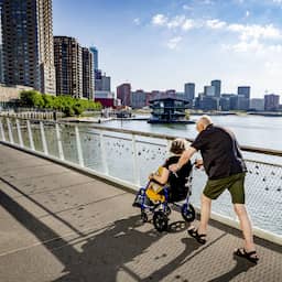 Vakantie zet mantelzorgers onder druk: 'Bed wordt anders weken niet verschoond'