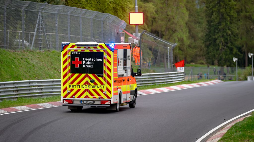 Dode bij crash in kwalificatierace Nürburgring waar Verstappen aan meedoet