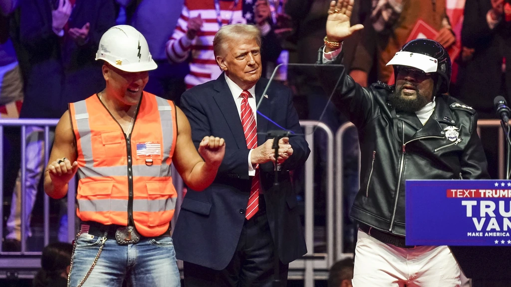 Trump wil zelf podium pakken na afzeggen artiesten bij onafhankelijkheidsfeest