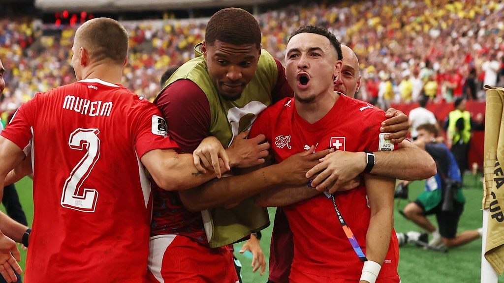 Zwitserland wint penalty's van Colombia en is voor het eerst sinds 1954 WK-kwartfinalist