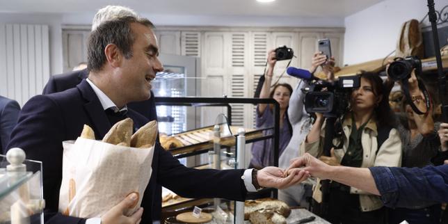 Baguettes take center stage on France's Labor Day as government encourages bakers to work