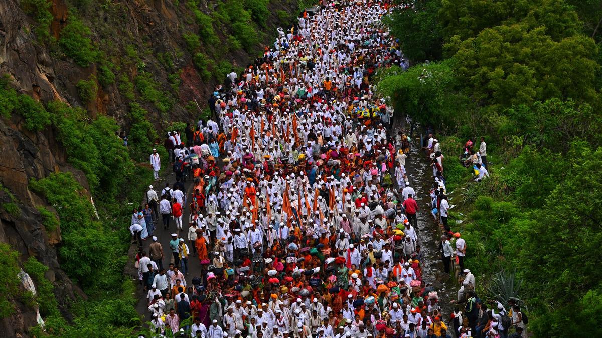 Three killed, 10 injured after truck rams into group of pilgrims in Pune