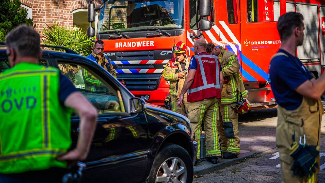 Vrouw met rollator zwaargewond na botsing met auto in Geldrop