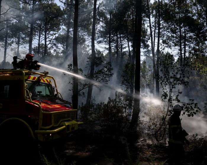 Almost 4,000 people evacuated from tourist sites near Bordeaux as wildfires rage in France and Spain