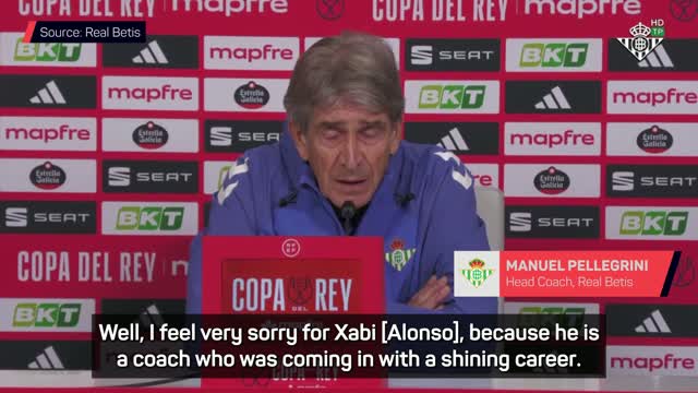Betis-trainer Pellegrini hekelt ontslag Xabi Alonso: 'Leef met hem mee'