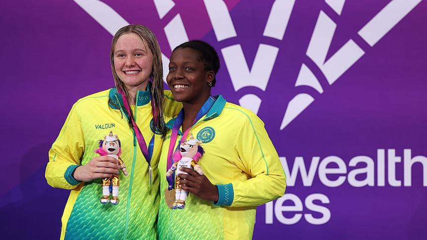 Live: Aussie 'best friends' lead seven-medal rush in the pool