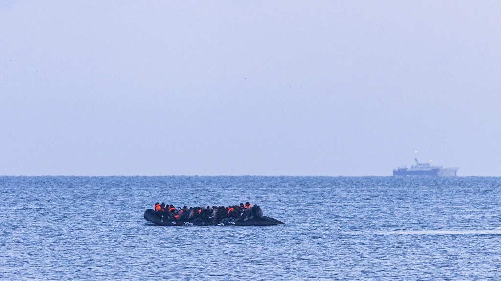 Migranten omgekomen bij poging Het Kanaal over te steken, 16 gewonden