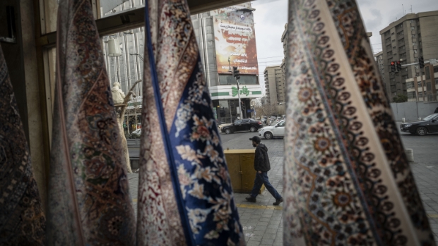 Trump lijkt toon te matigen over militair ingrijpen. ‘Ons is verteld dat het doden in Iran stopt’