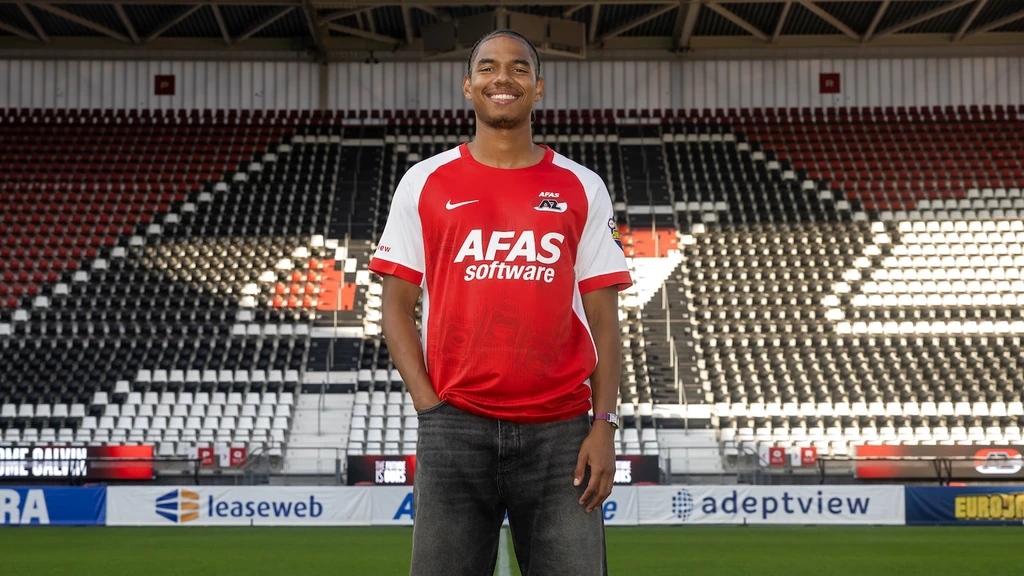 Stengs keert terug bij AZ kort na ontbinden contract bij Feyenoord