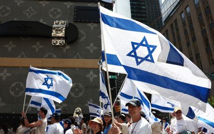 Burgemeester New York houdt woord en boycot Israel Day Parade